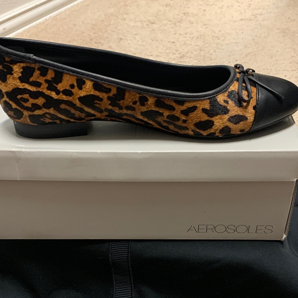 AEROSOLES Black and Brown Animal Print Flats